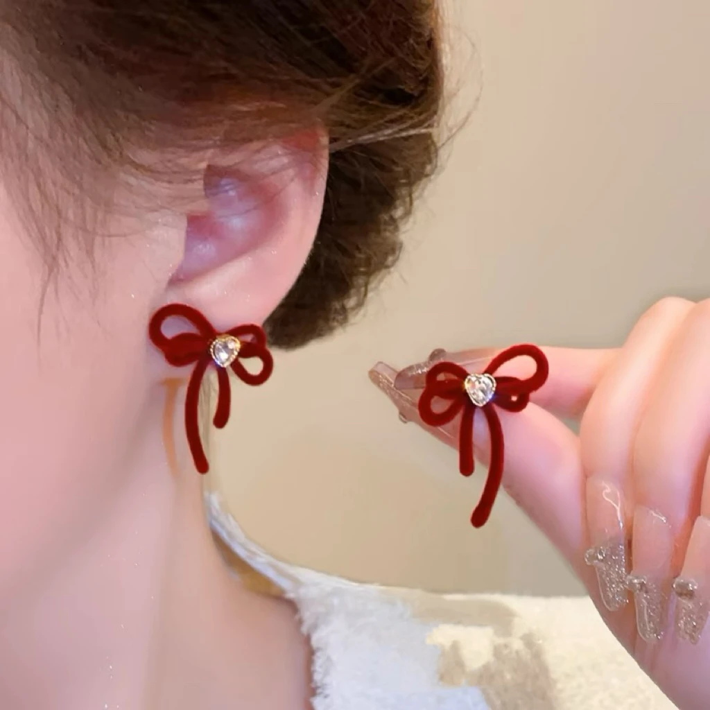 铜合金耳饰 7073秋冬新款植绒流苏耳钉安可拉红百搭