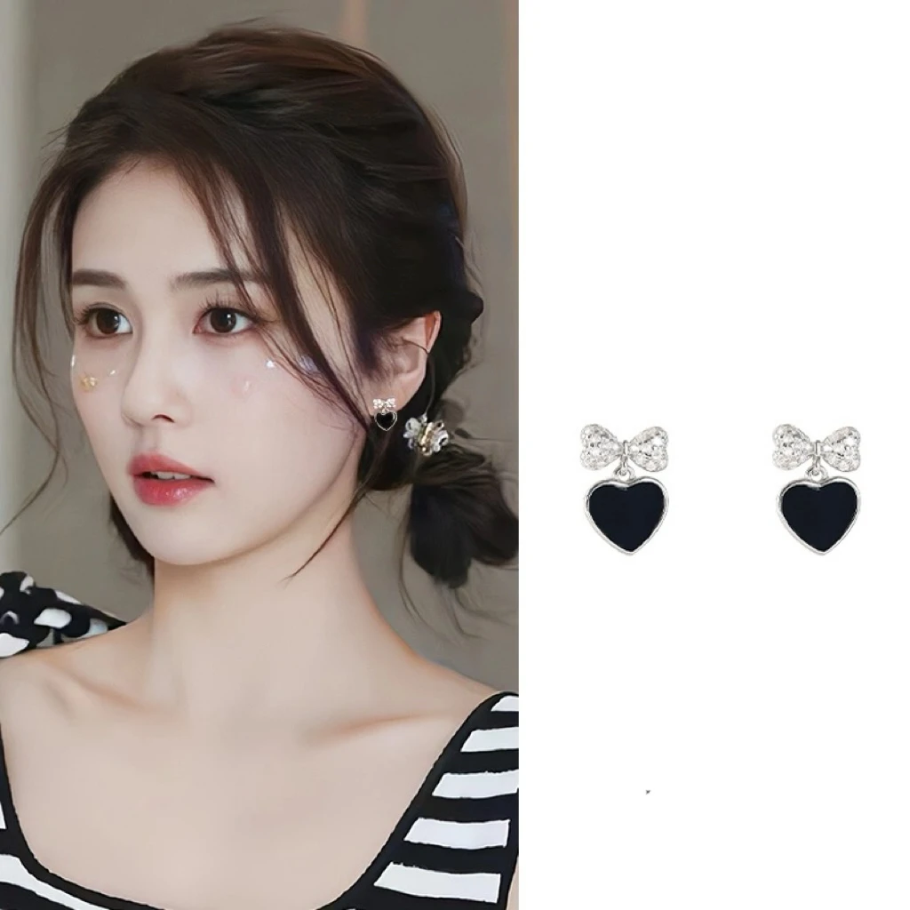 铜合金仿水晶耳饰 1209黑桃爱心耳钉时尚百搭黑色少女甜酷精致