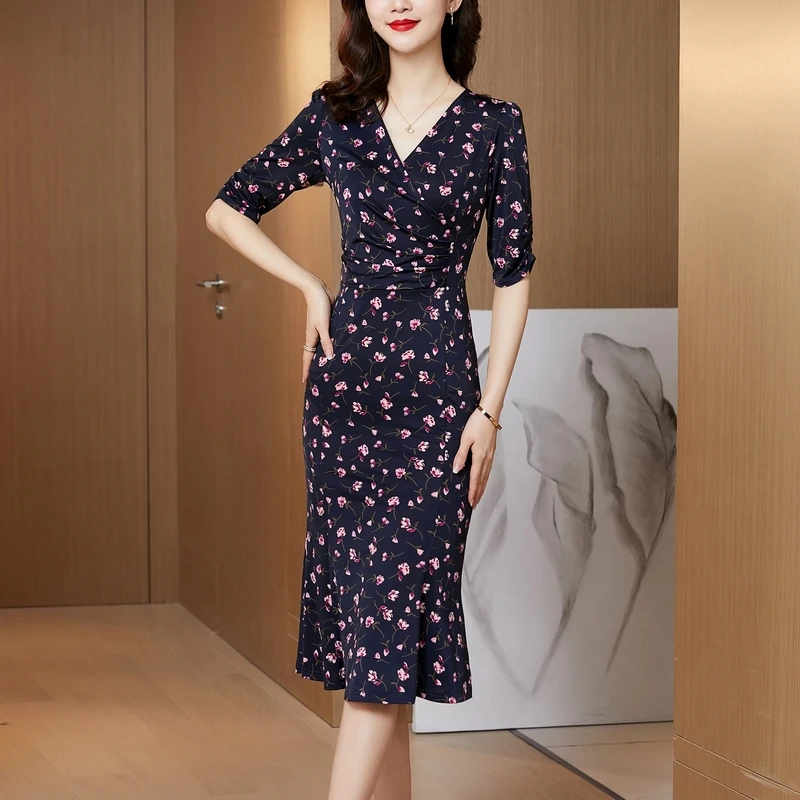 【主播推荐】轻奢优雅气质V领连衣裙时尚碎花修身显瘦中长裙