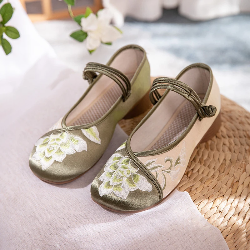 若离2023秋季新款老北京布鞋古风旗袍一字带单鞋民族风软底绣花鞋