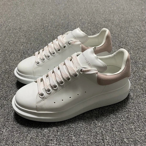 全新未使用 Alexander McQueen/亚历山大·麦昆 37.5/小白鞋/00675