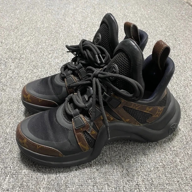 97新/36.5码/Lv/路易威登/黑色科技布面老花拱桥老爹鞋/BF00118