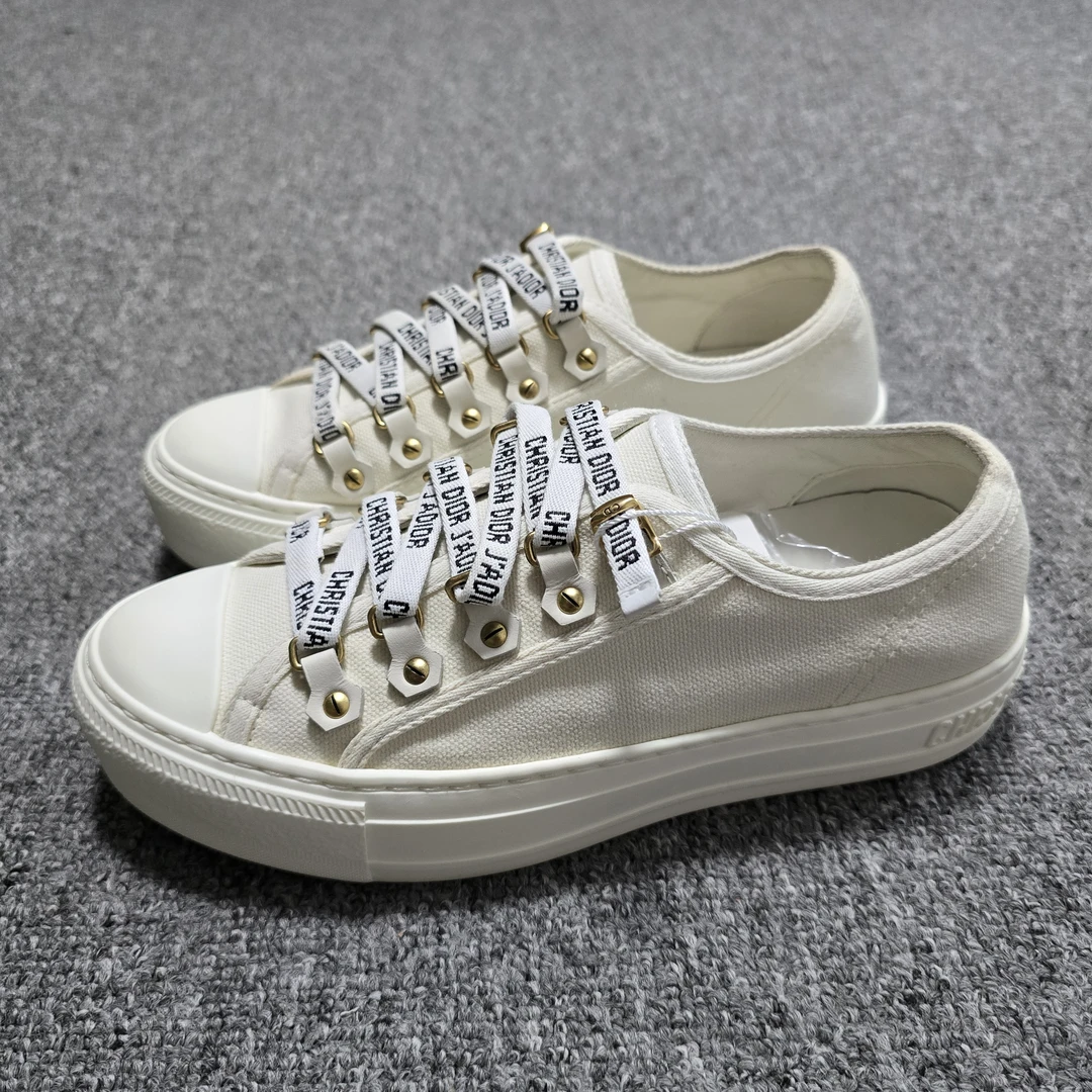 99新 DIOR/迪奥 98新/35.5码/白色满印标语鞋带板鞋/BF00305