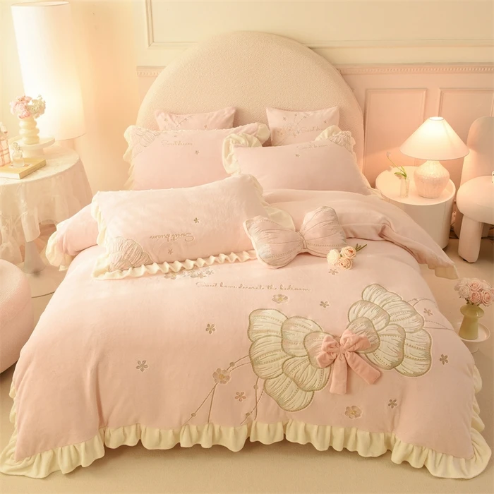 冬季新款加厚贴布绣牛奶绒防静电床上用品冬季必备绣花加绒