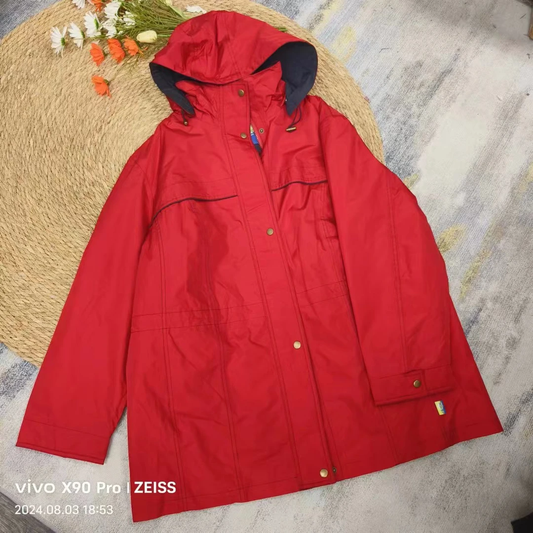 品牌剪标  5仓D1-2-1385款  红色连帽外套