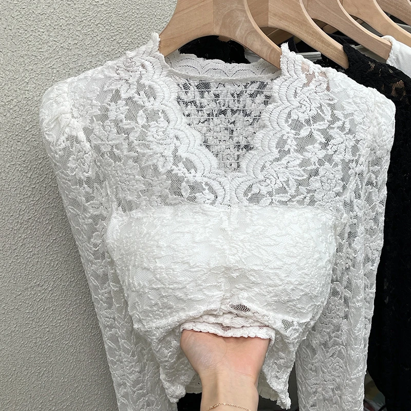 春秋洋气高端别致性感v领短款带胸垫小上衣镂空蕾丝打底衫女内搭