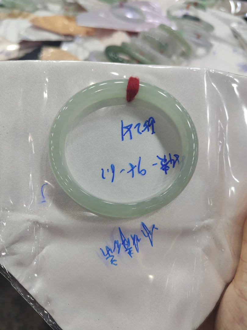 天然缅甸翡翠手镯