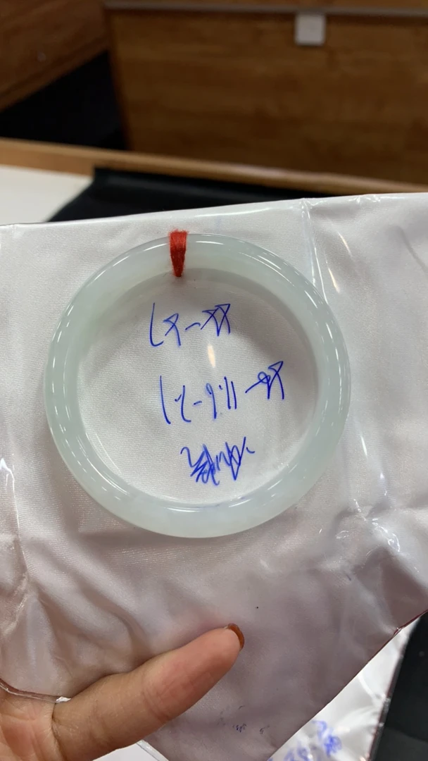 天然缅甸翡翠手镯