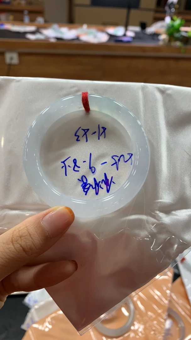 天然缅甸翡翠手镯