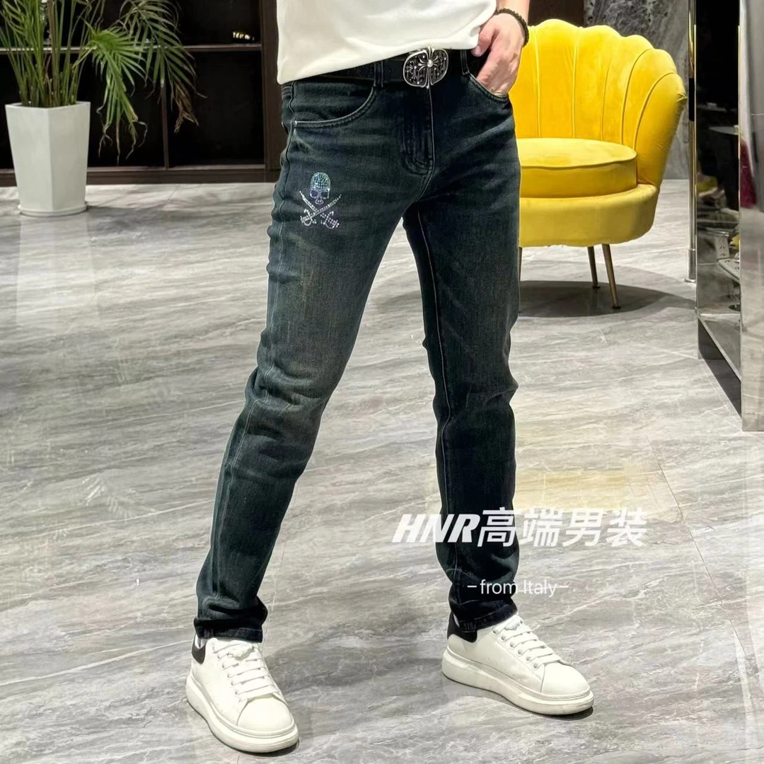 骷髅头双刃烫钻图案新款高端男士时尚潮流休闲百搭牛仔裤9052