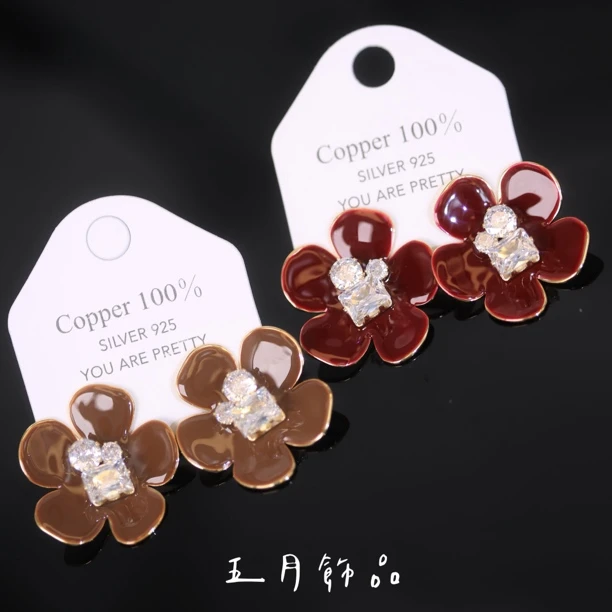 铜合金珐琅耳饰 法式轻奢高级感五瓣花方糖气质耳钉