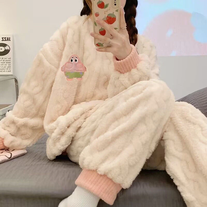 珊瑚绒爆款冬季女圆领休闲宽松版睡衣加厚提花长毛绒家居服装均码