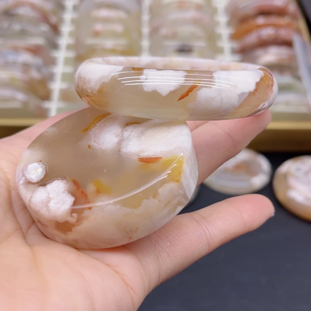 玛瑙/玉髓手镯未镶嵌56