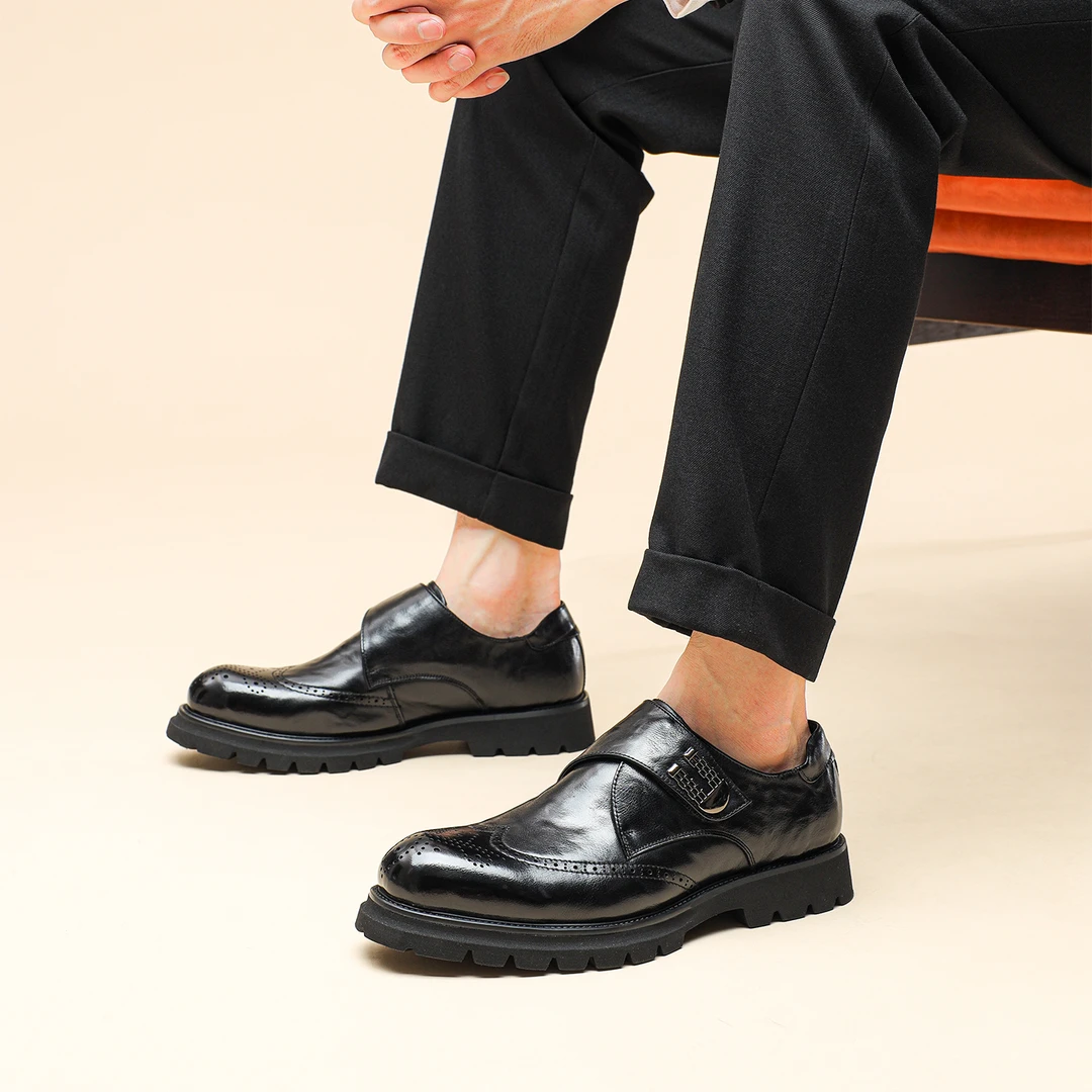 鞋子男士透气黑色软底休闲鞋商务牛皮鞋子男士透气黑色软底休闲鞋