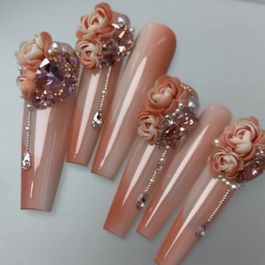 手工雕花粉色渐变晕染穿戴甲温柔气质显白中长梯形假指甲