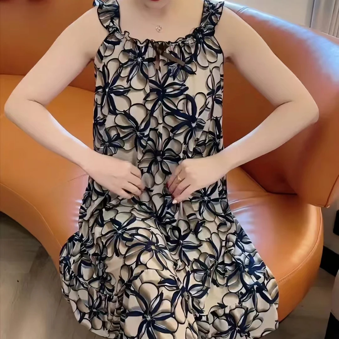 夏季薄款青花瓷宽松大码花边睡裙女士时尚洋气吊带连衣裙遮肉显瘦