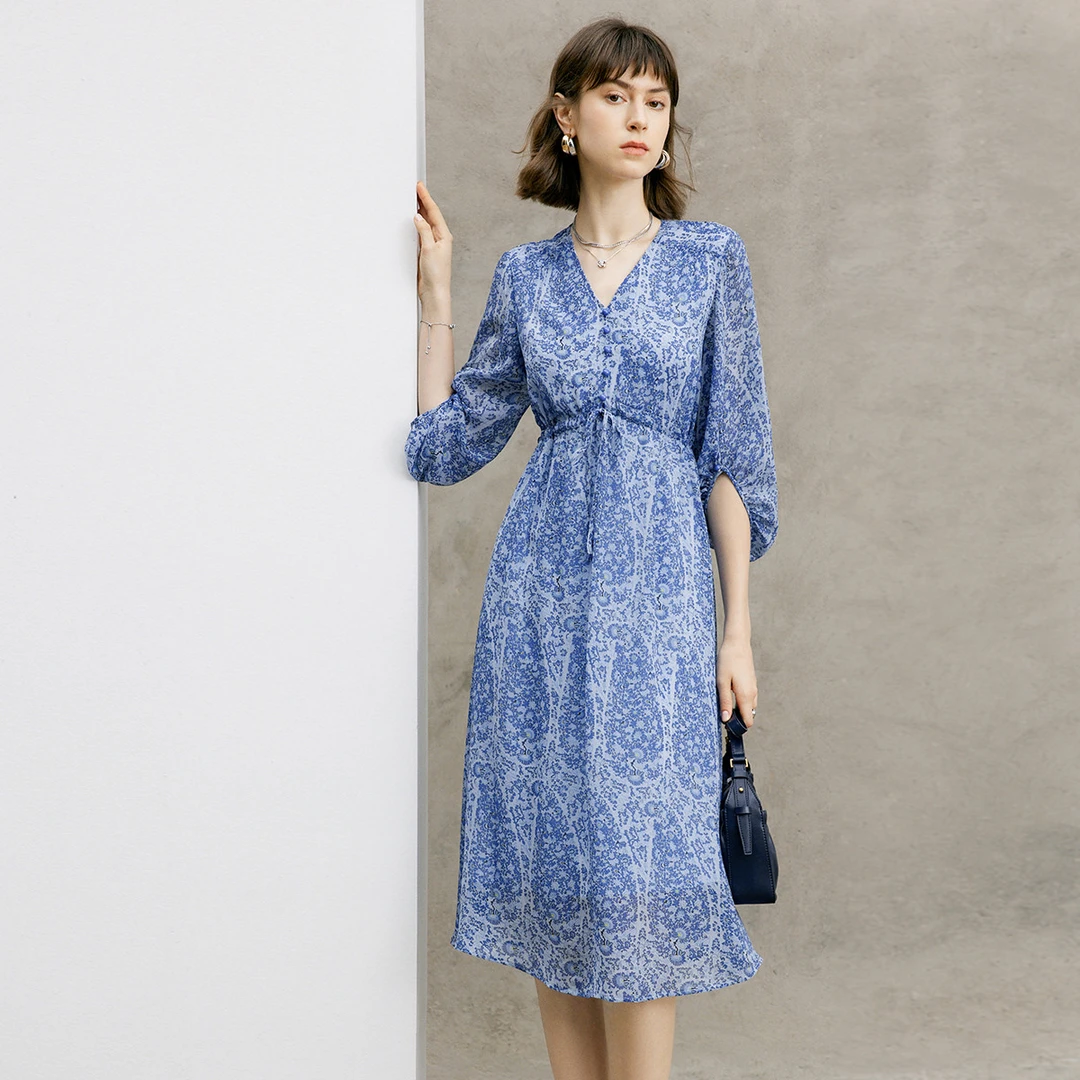 颜域轻柔垂感雪纺裙2025优雅碎花收腰V领七分袖连衣裙女