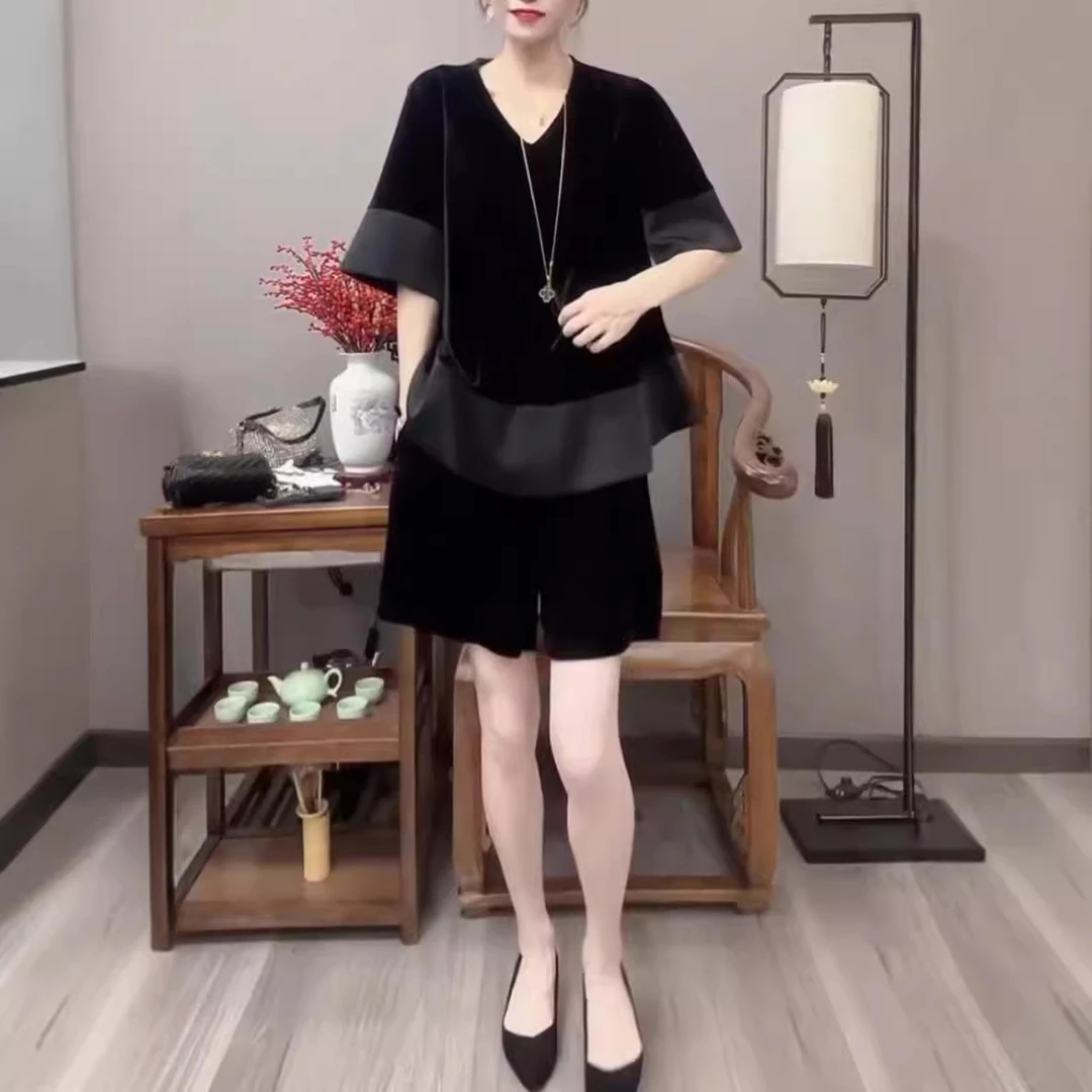 24580网红爆款女2024新款中袖上衣短裤丝绒套装宽松显瘦两件套女