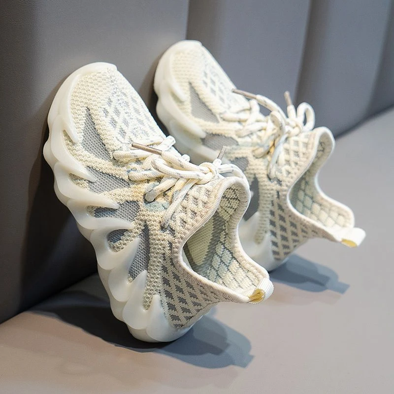 儿童运动鞋男童飞织网面透气椰子鞋2023夏季新款女童软底跑步鞋潮