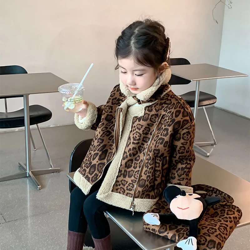 女童外套2025新款女宝宝秋冬款皮毛一体小女孩加厚休闲装冬季衣服