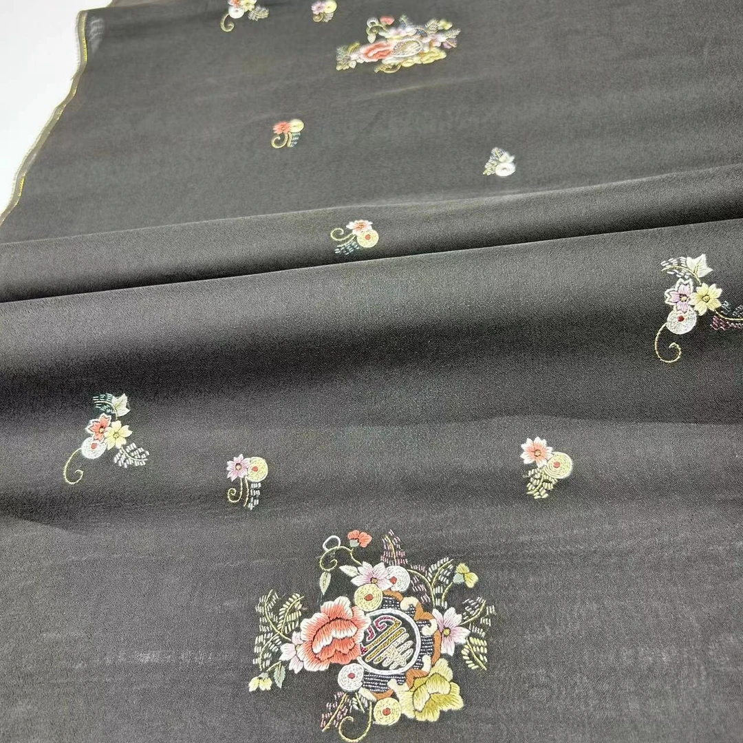 精品小碎花牡丹大卷桑蚕丝手绣汉服连衣裙马面半裙