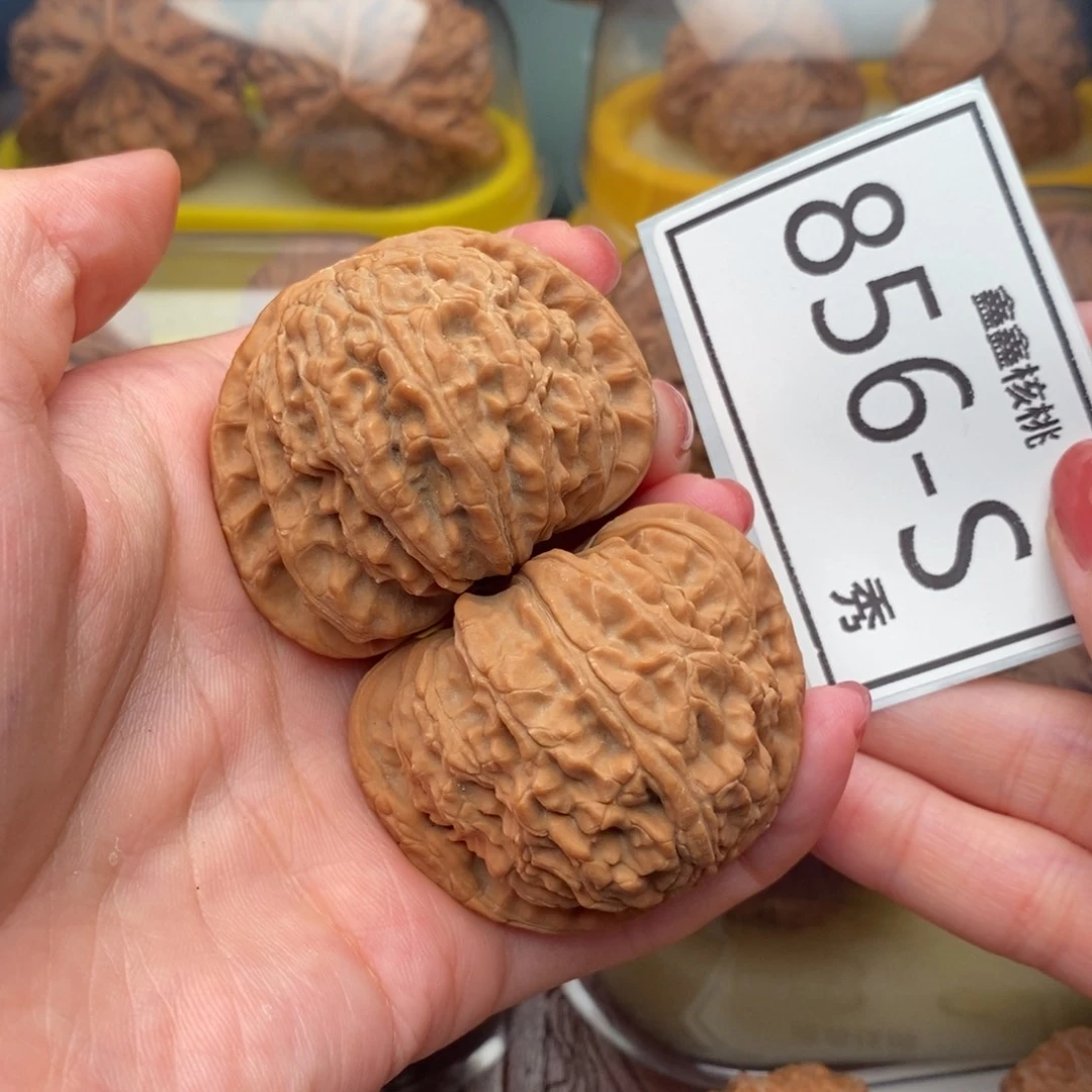 文玩核桃把件李**?全品白狮47