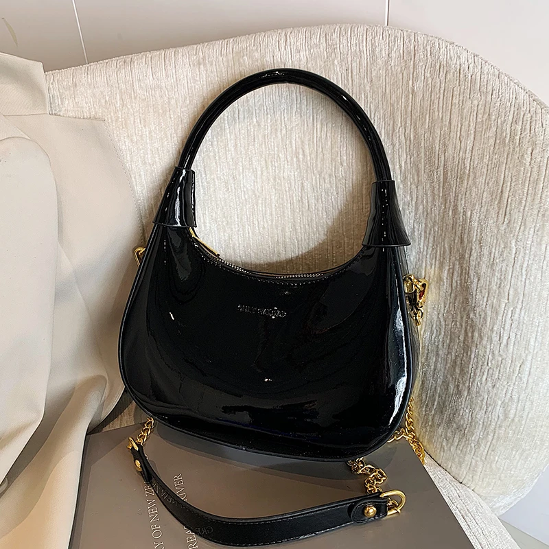 高级质感漆皮小包包女2025新款秋冬百搭链条斜挎包单肩手提牛角包