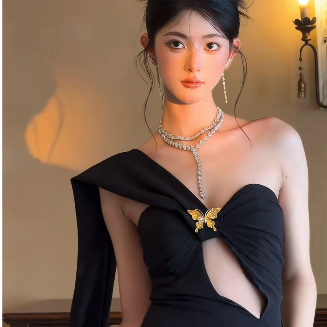 【YIjia】纯欲性感蝴蝶单肩连衣裙女夏季修身设计感长款黑色气质女