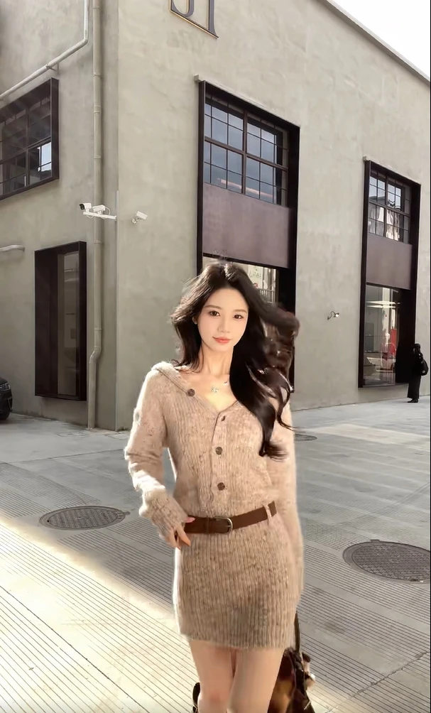 【YIjia】2024秋季女修身显瘦连帽毛衣针织连衣裙时尚气质性感辣妹