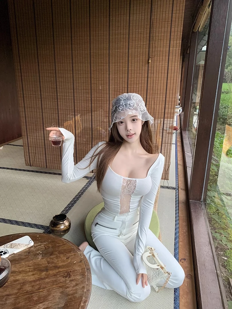 【YiJia】气质名媛女2024夏季新款性感镂空上衣外穿高腰显瘦修身裤