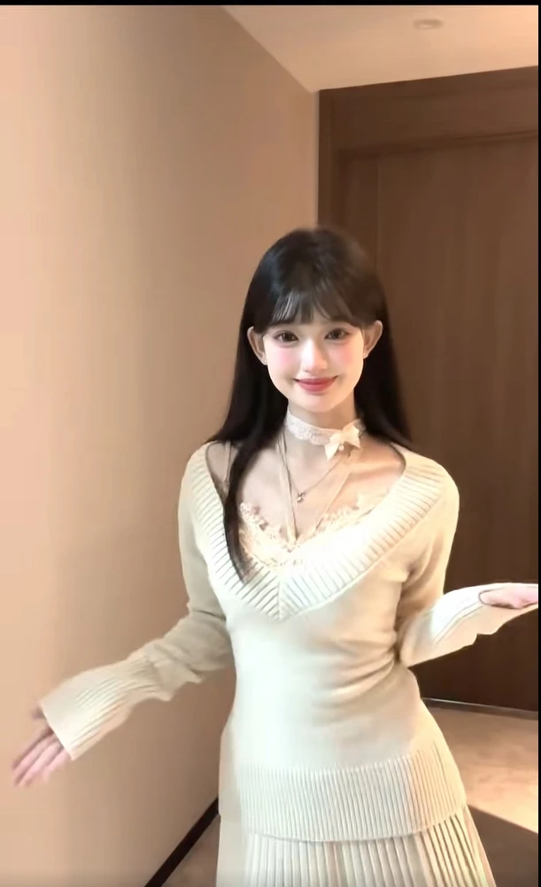 【YiJia】辣妹蕾丝内搭收腰V领针织衫初秋百搭a字小个子百褶裙女