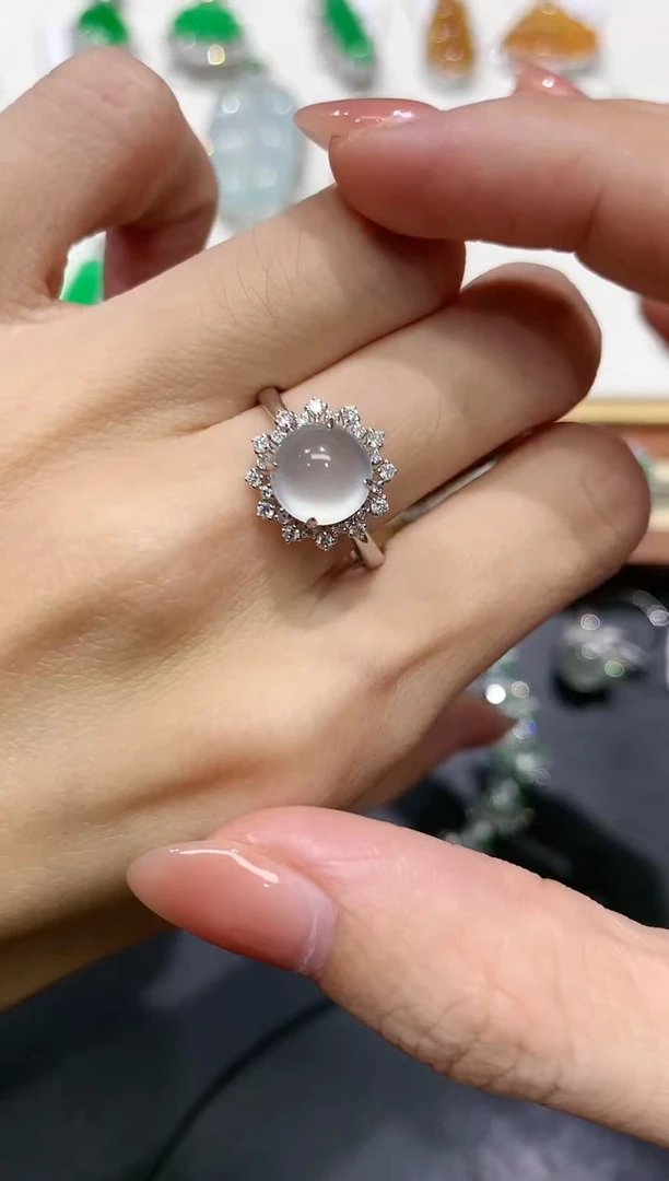 【闪购商品】翡翠吊坠(不含链)18K金镶嵌5中国好珍宝团购
