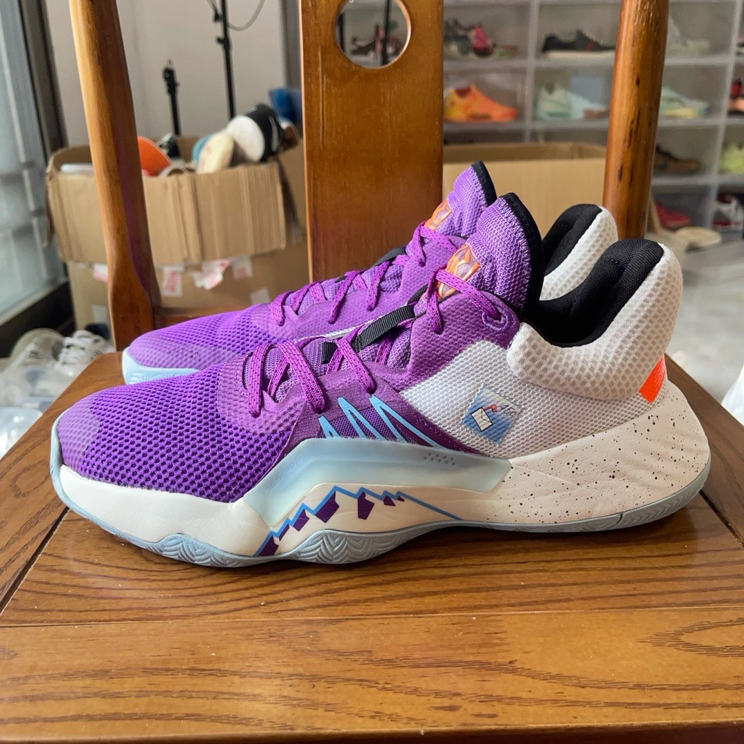 adidas D.O.N. Issue 1 白紫配色 42.5码 无鞋盒
