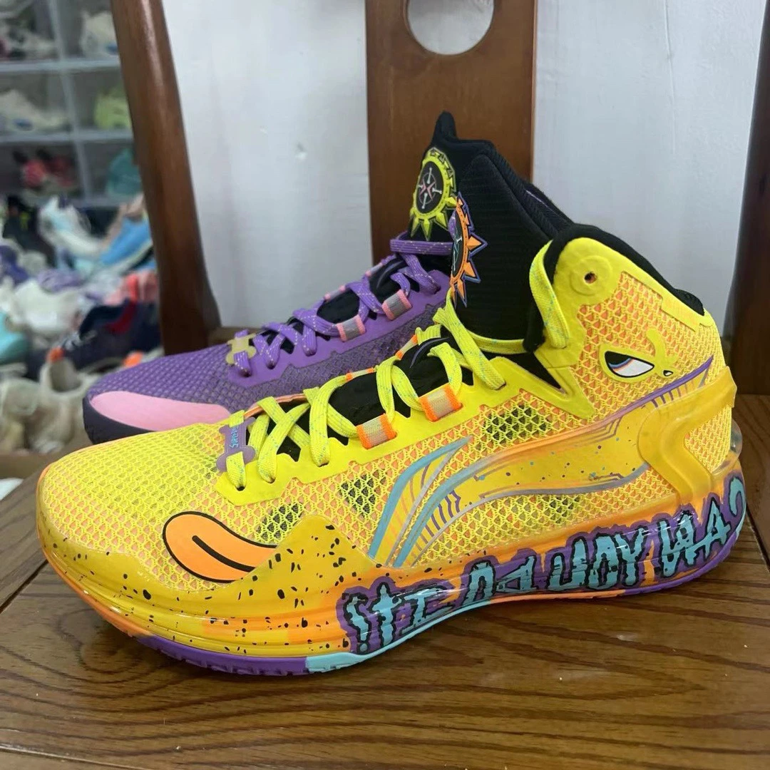 利刃4 荧光葡萄配色 43码 无盒 基本全新！鞋边一点磨损