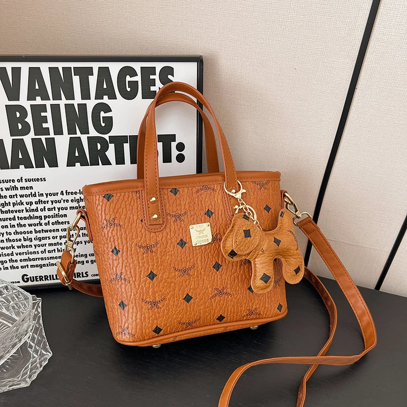 女包新款2024秋季时尚韩版斜挎包百搭复古流行手提单肩包卡帕托特