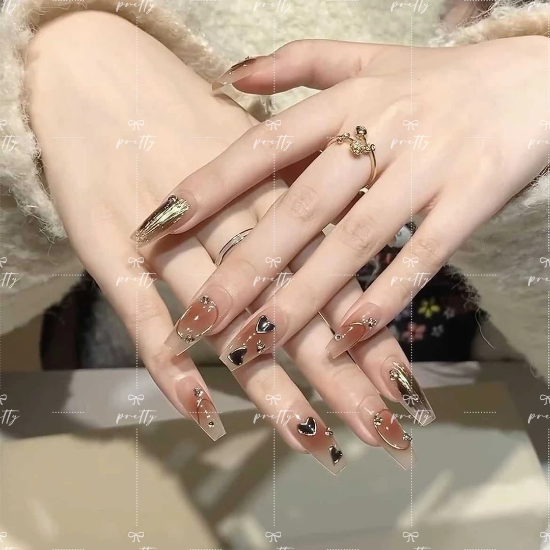 【pretty】纯手工光疗美甲爱心美拉德穿戴甲金丝魔镜粉小钻腮红甲