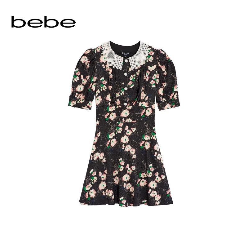 bebe新品桑蚕丝珍珠娃娃领印花连衣裙250070