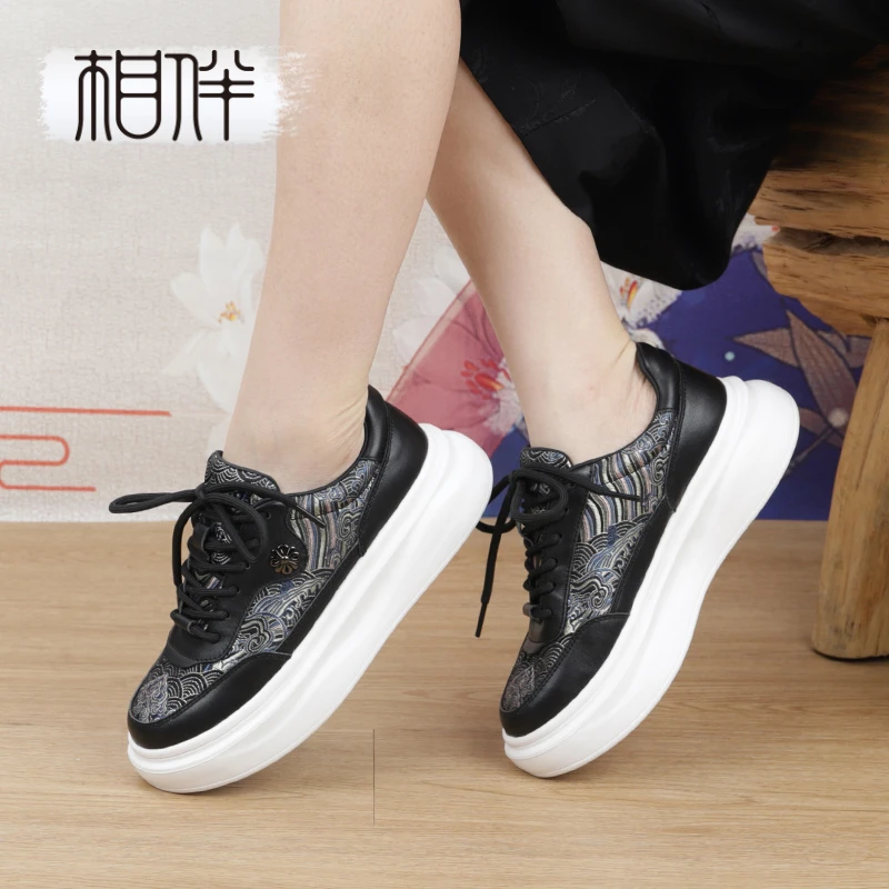 相伴运动鞋女真皮手工民族风2024新款休闲鞋香云纱复古女鞋52791