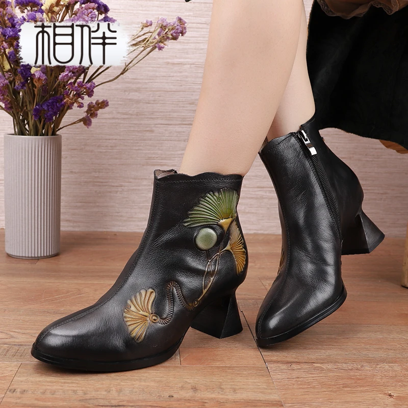 相伴【三生有幸】秋冬款复古短靴女国风时尚粗跟民族风靴子52080