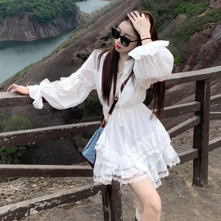 初恋情结气质白色连衣裙女早秋季肌理感系带短款收腰不规则蛋糕裙