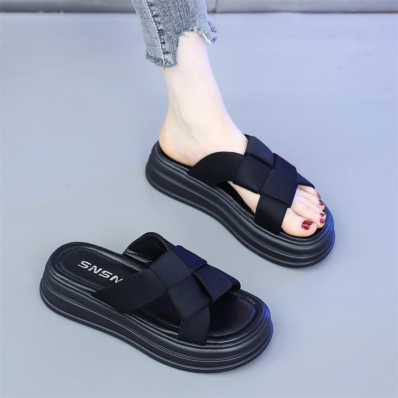 外穿一字拖鞋2024年夏季新款松糕防滑软底配裙子沙滩凉拖鞋大码43