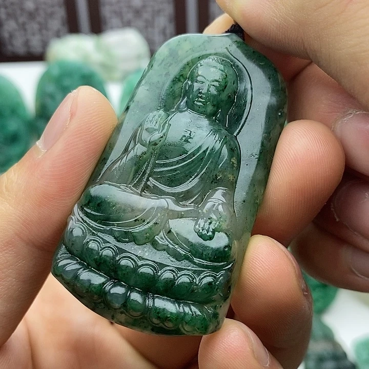 独山玉颈饰未镶嵌