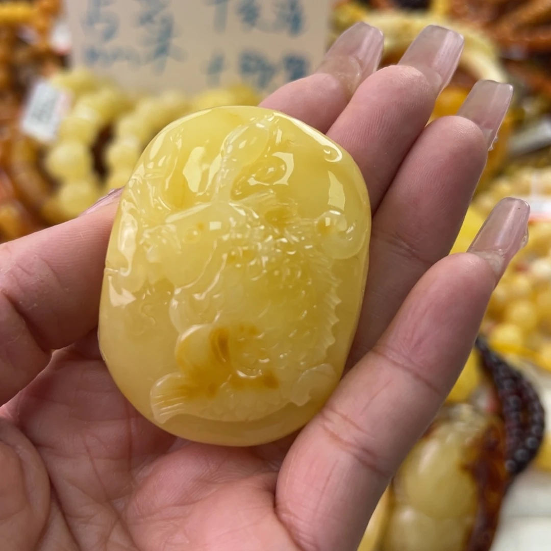 琥珀珠宝奇石未镶嵌