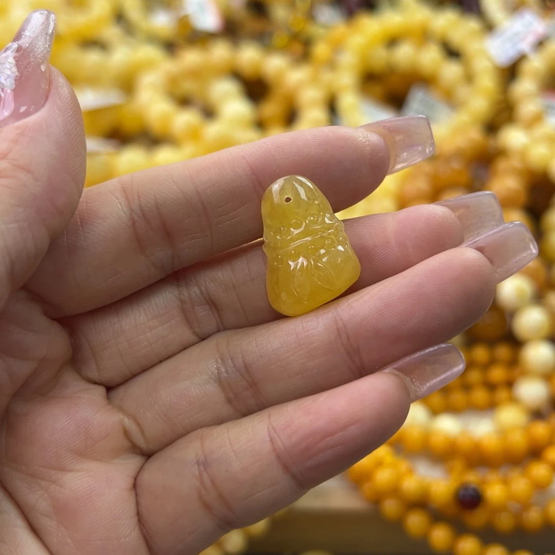 琥珀珠宝奇石未镶嵌
