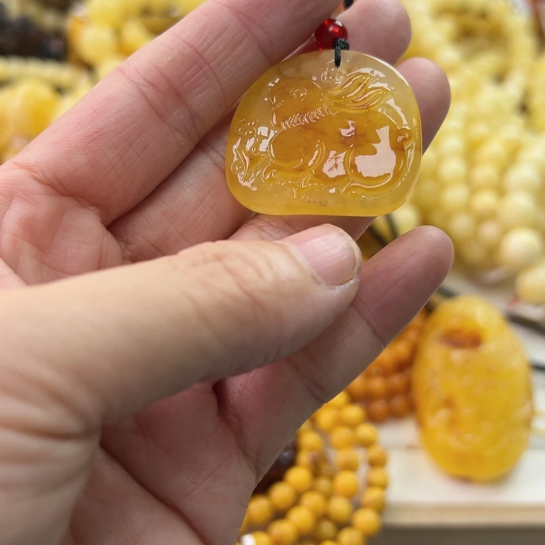 琥珀珠宝奇石未镶嵌
