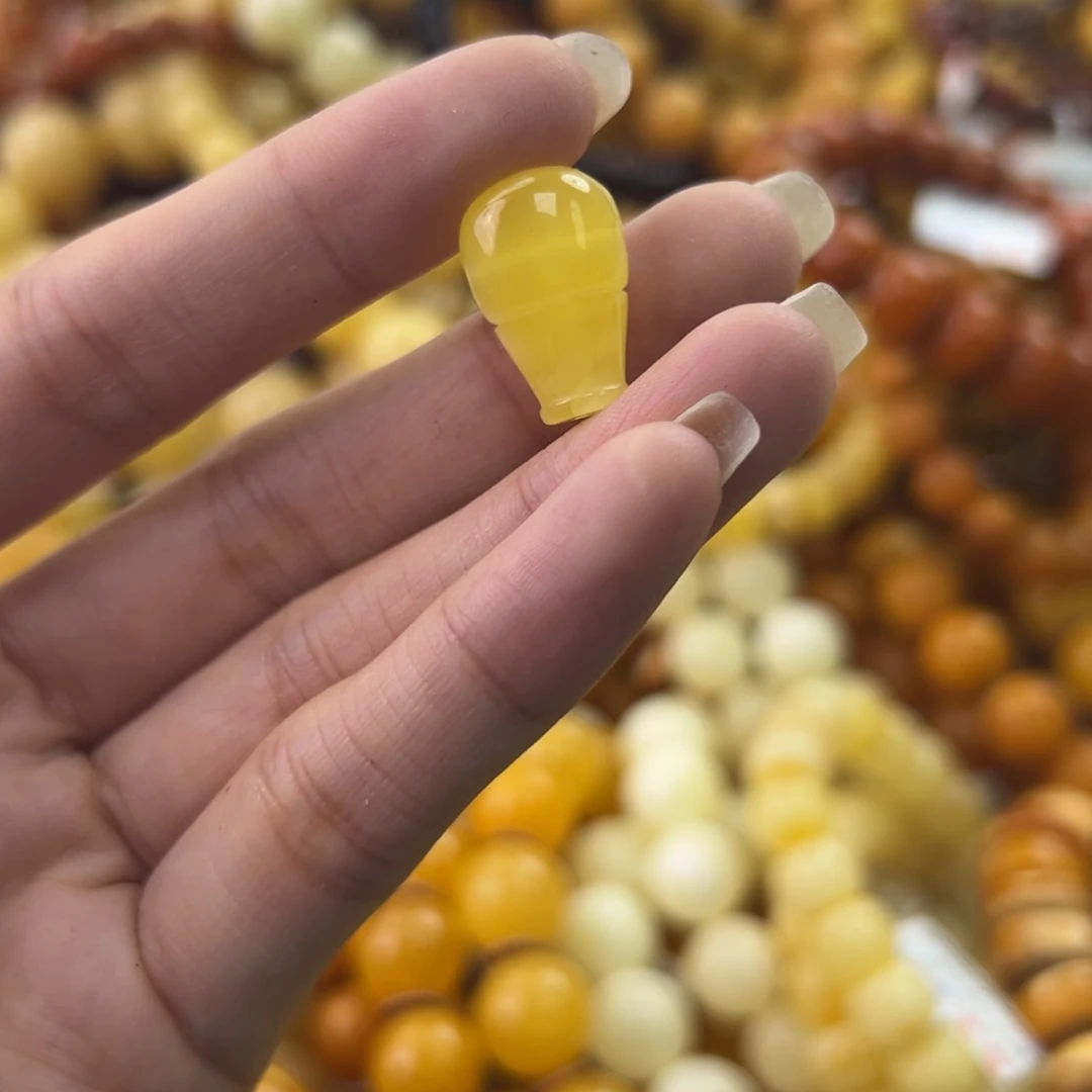 琥珀珠宝奇石未镶嵌