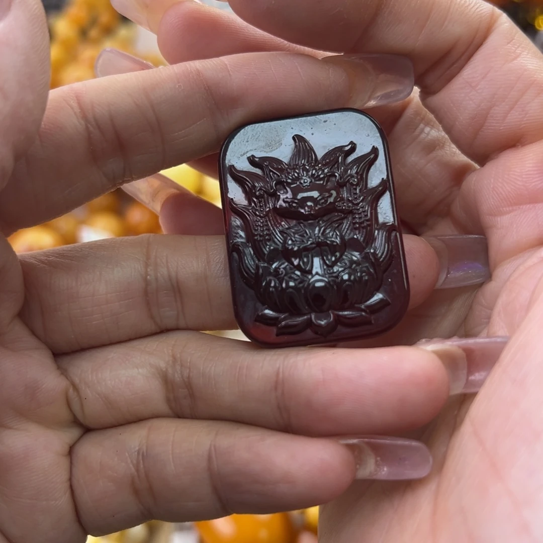 琥珀珠宝奇石未镶嵌