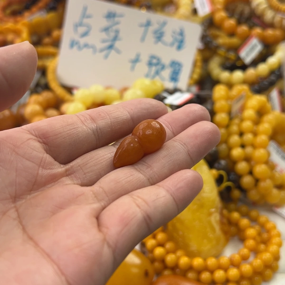 琥珀珠宝奇石未镶嵌