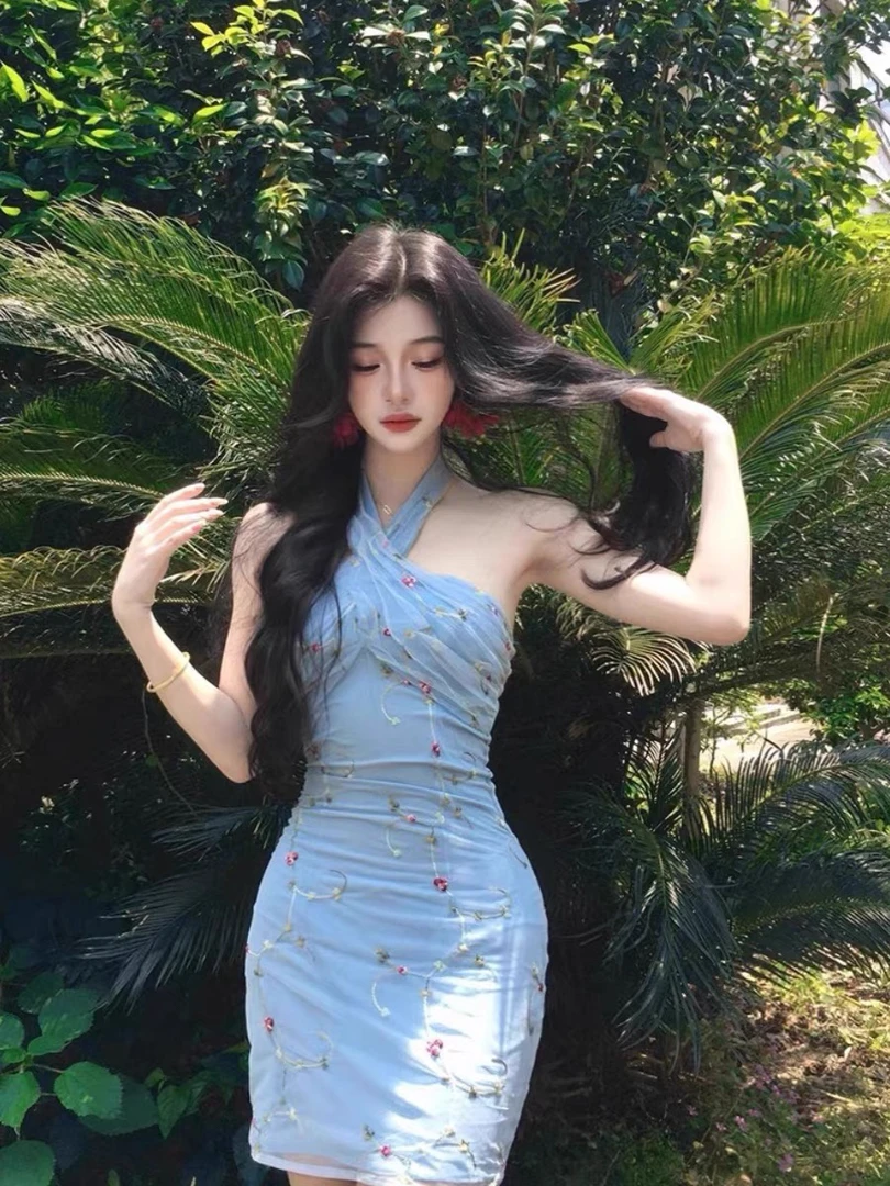 <<No退NO换>>悉尼假日网纱挂脖连衣裙女收腰显瘦包臀短裙夏带胸垫