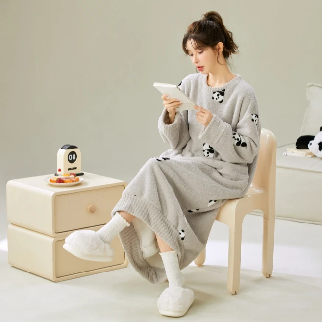 秋冬季长袖女士宽松纯色中长款加厚保暖圆领大码睡裙